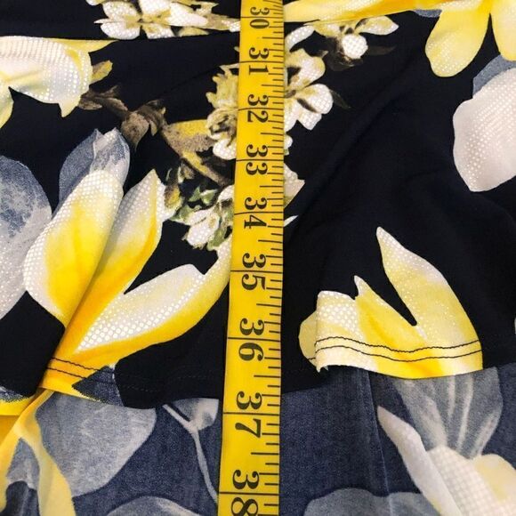 NEW Clematis Tulip Sleeve Fit and Flare Dress Size M NWT - Picture 15 of 16